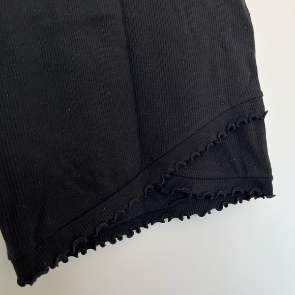 Aritzia Sunday Best black bodycon skirt with lettuce hem - Picture 3 of 3